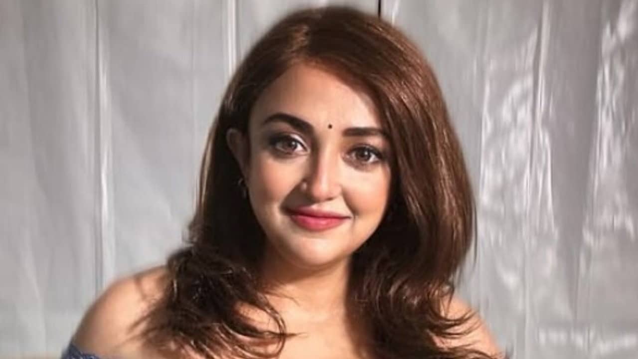অসুস্থ মোনালি, মধ্যরাতে ভর্তি করা হয় হাসপাতালে, কেমন আছেন গায়িকা?