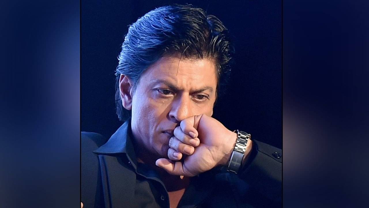 প্রকাশ্যে শাহরুখকে সপাটে চড়, কোন ভুলে এই অসম্মান কিং খানের?