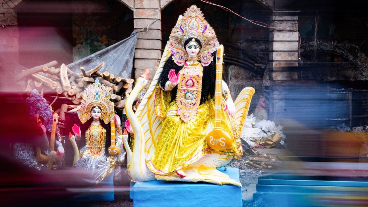Saraswati Puja 2025: ২ না ৩ ফেব্রুয়ারি এ বছর সরস্বতী পুজো কবে? পঞ্জিকা অনুযায়ী রইল দিনক্ষণ ও তিথি