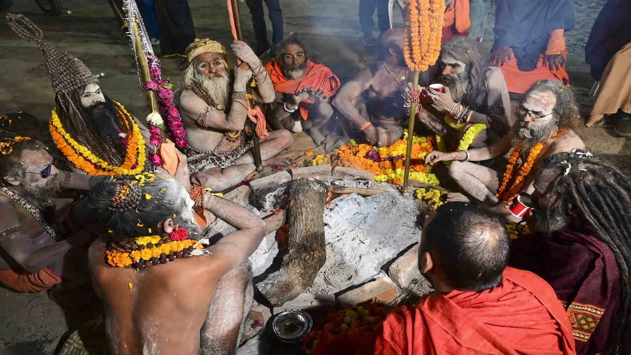 শিবের ভক্ত দত্তাত্রেয় ঋষিকে অঘোর শাস্ত্রের গুরু বলা হয়ে থাকে। আর দত্রাত্তেয় ঋষিকে হিন্দু মতে শিবের অবতার বলা হয়ে থাকে। তাঁকে 'যোগের' ঈশ্বর বলা হয়।