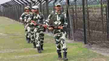 Women BSF: পিছন থেকে ধারাল অস্ত্র নিয়ে হামলা, রণাঙ্গনে একা মহিলা BSF-ই বুঝিয়ে দিলেন বাংলাদেশিদের