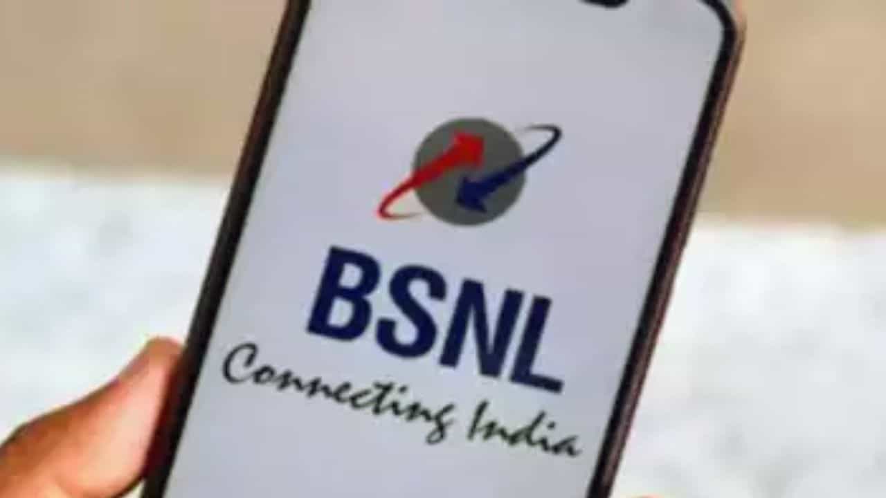 এবার খরচ করলে ১৪ মাস করতে হবে না রিচার্জ, BSNL-এর অফারগুলো দেখে নিন এবার খরচ করলে ১৪ মাস করতে হবে না রিচার্জ, BSNL-এর অফারগুলো দেখে নিন