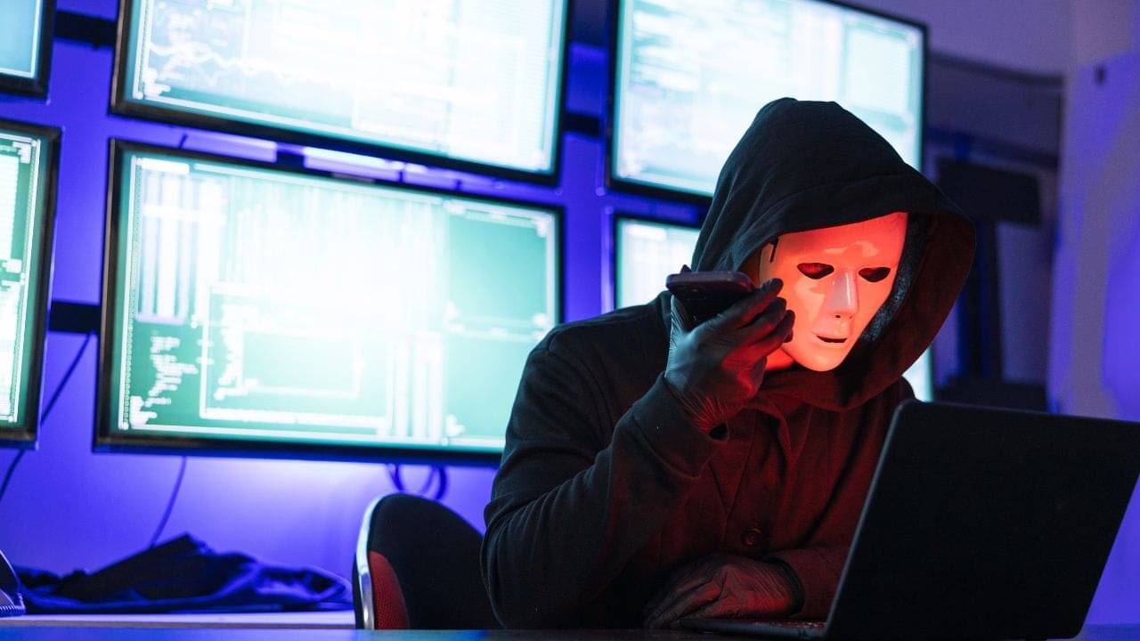 Cyber Crime: সাইবার প্রতারণা চক্রের ফাঁদে কলকাতা পুলিশের প্রাক্তন এসিপি