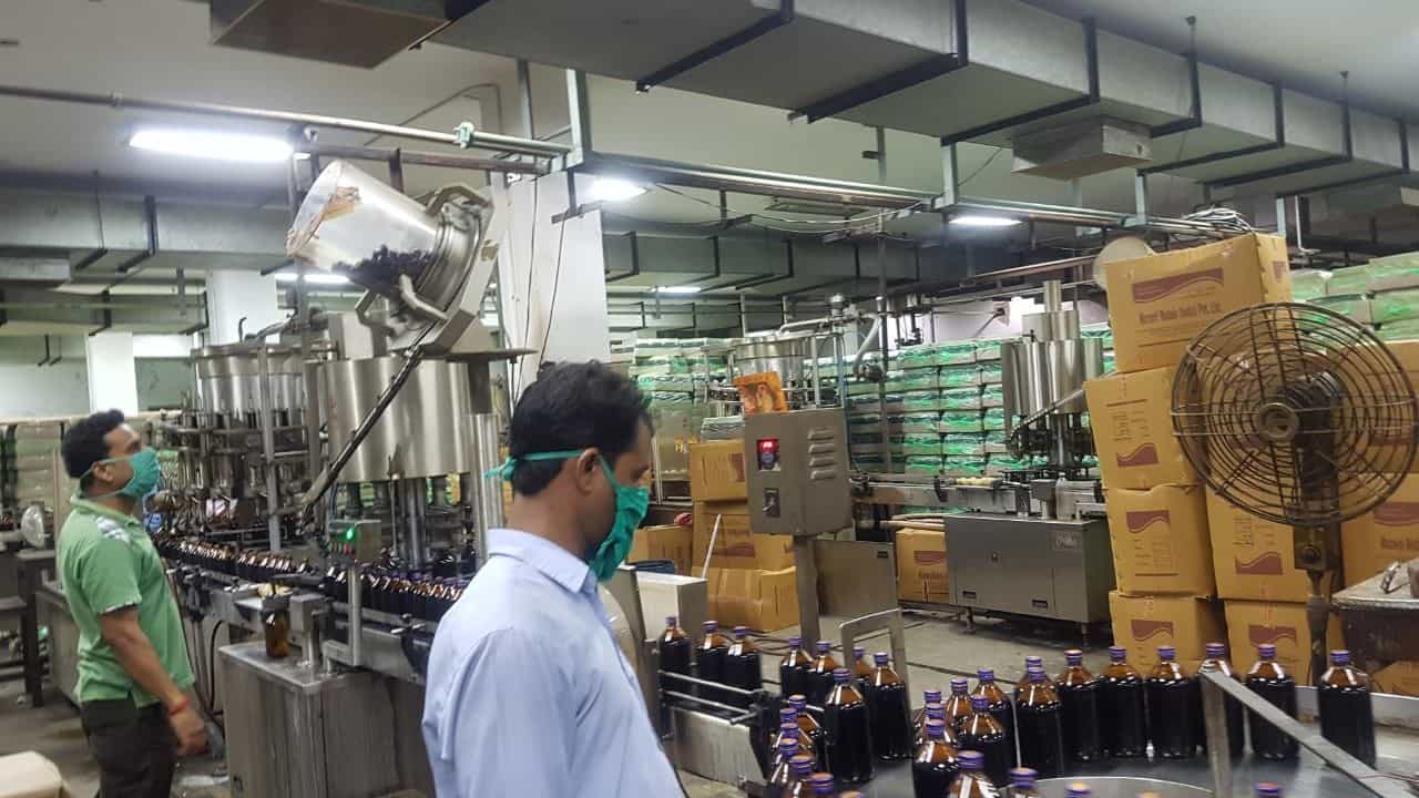 Paschim Banga Pharmaceutical: স্যালাইন বিভ্রাট! পশ্চিমবঙ্গ ফার্মাসিউটিক্যালের সব ওষুধ ব্যবহারের ওপর নিষেধাজ্ঞা জারি Paschim Banga Pharmaceutical: স্যালাইন বিভ্রাট! পশ্চিমবঙ্গ ফার্মাসিউটিক্যালের সব ওষুধ ব্যবহারের ওপর নিষেধাজ্ঞা জারি