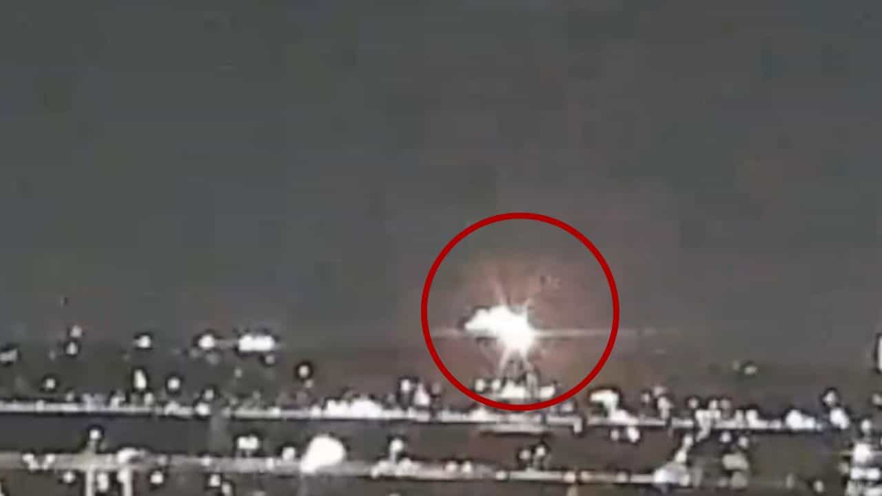 Plane Accident: আমেরিকায় বড় বিপর্যয়, সুর চড়ালেন ট্রাম্প, নিহত ১৮ Plane Accident: আমেরিকায় বড় বিপর্যয়, সুর চড়ালেন ট্রাম্প, নিহত ১৮