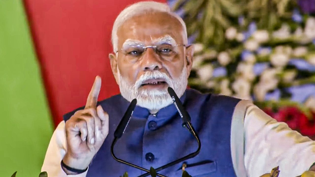 PM Modi: ২৫ লক্ষ টাকার ফ্ল্যাট মিলবে দেড় লাখে! নতুন বছরে জনতাকে উপহার প্রধানমন্ত্রীর