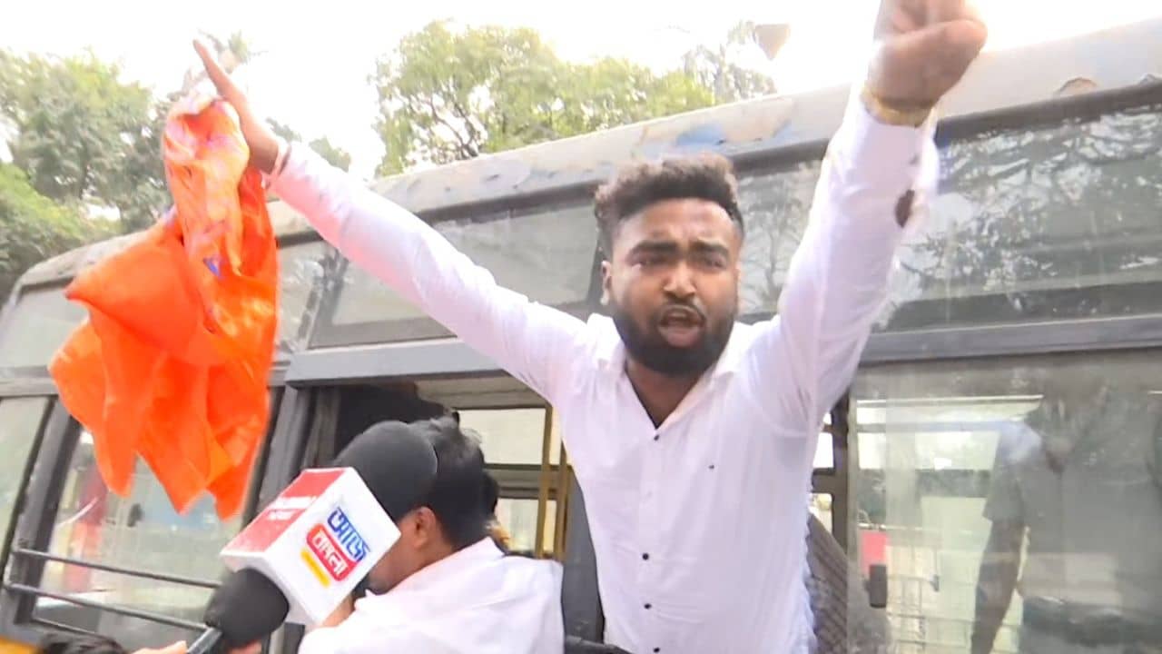 ABVP: হঠাৎ বিধানসভার ২ নম্বর গেটের সামনে হাজির ABVP সমর্থকরা, তারপরই...