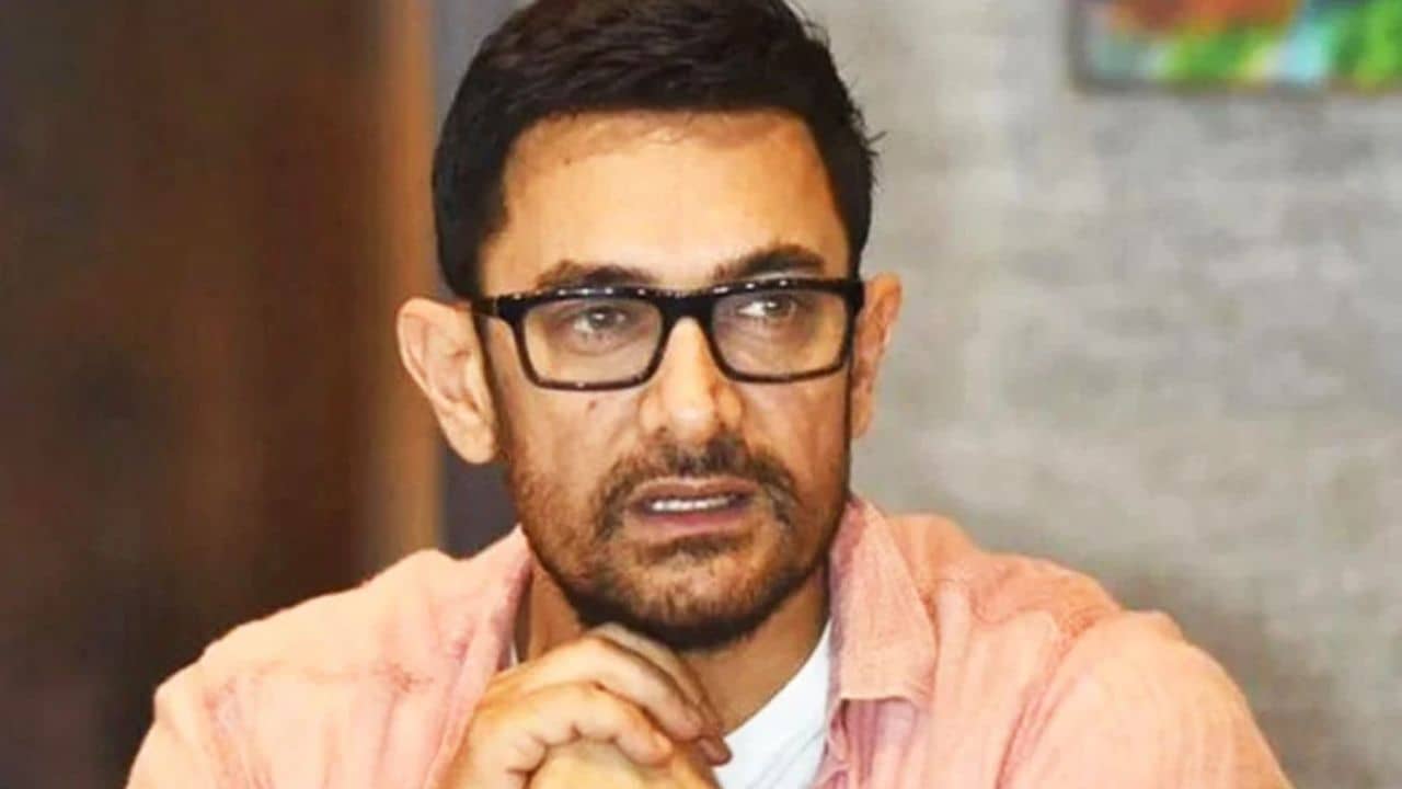 সাংবাদিকদের থেকে দূরত্ব রাখতেন কেন আমির খান?