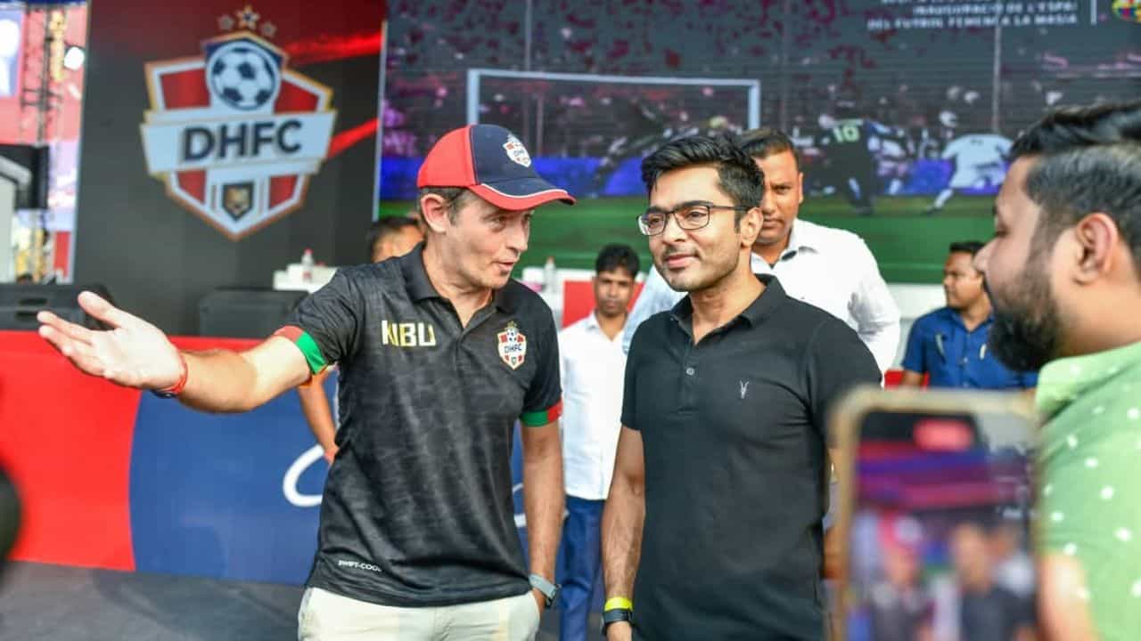 DHFC: কলকাতা লিগের সূচি নিয়ে ক্ষোভ, আইএফএ-র বিরুদ্ধে আইনি পথে অভিষেক বন্দ্যোপাধ্যায়ের ক্লাব DHFC: কলকাতা লিগের সূচি নিয়ে ক্ষোভ, আইএফএ-র বিরুদ্ধে আইনি পথে অভিষেক বন্দ্যোপাধ্যায়ের ক্লাব
