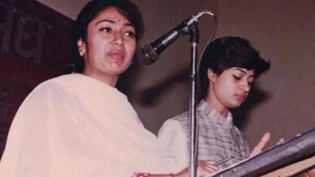 Delhi CM Rekha Gupta: কংগ্রেস নেত্রীর পাশে দাঁড়িয়ে শপথ BJP-র রেখার! মুখ্যমন্ত্রী হতেই প্রকাশ্যে পুরনো ছবি