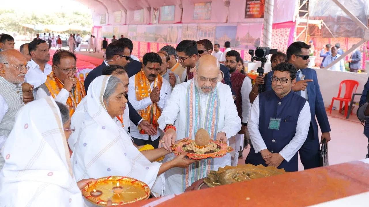 Amit Shah: ‘India নয়, ভারত হিসাবেই ভারতের পরিচিতি তৈরি করতে চেয়েছিলেন’, আচার্য শ্রী বিদ্যাসাগর জি মহারাজের স্মৃতি মহোৎসবে গিয়ে বললেন শাহ