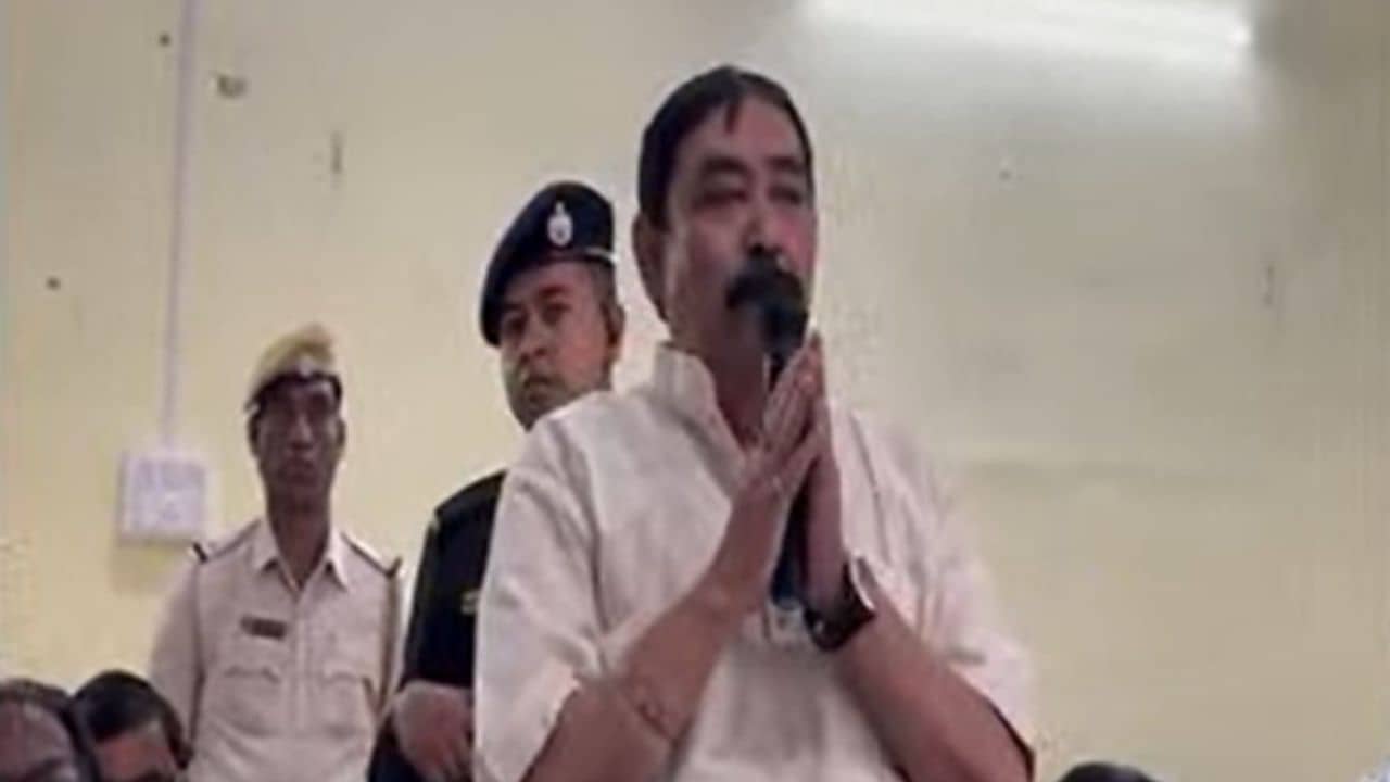 Anubrata Mondal: হাতজোড় করে বলব..., এ কাদের সামনে সুর নরম হল বীরভূমের বাঘের?