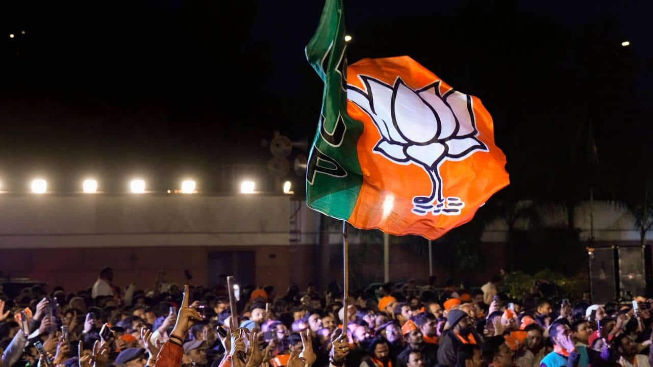 BJP: জেলা সভাপতির তালিকায় বড় বদল, বাদ পড়লেন চার বিধায়ক