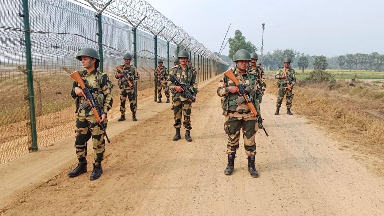 BSF-BGB Meeting: BSF-র উপর হামলাই যেন চরিত্র ইউনূসের বাংলাদেশের, সীমান্ত নিয়ে বড় ফয়সালা করে ফেলবে BSF-BGB?