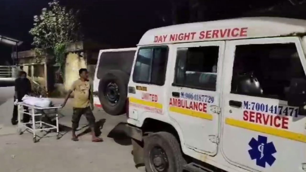 Bankura: গরু চরাতে মাঠে গিয়েছিল, সরস্বতী পুজোর দিন ১৬ বছরের মেয়েটার নিথর দেহ এল বাড়িতে Bankura: গরু চরাতে মাঠে গিয়েছিল, সরস্বতী পুজোর দিন ১৬ বছরের মেয়েটার নিথর দেহ এল বাড়িতে