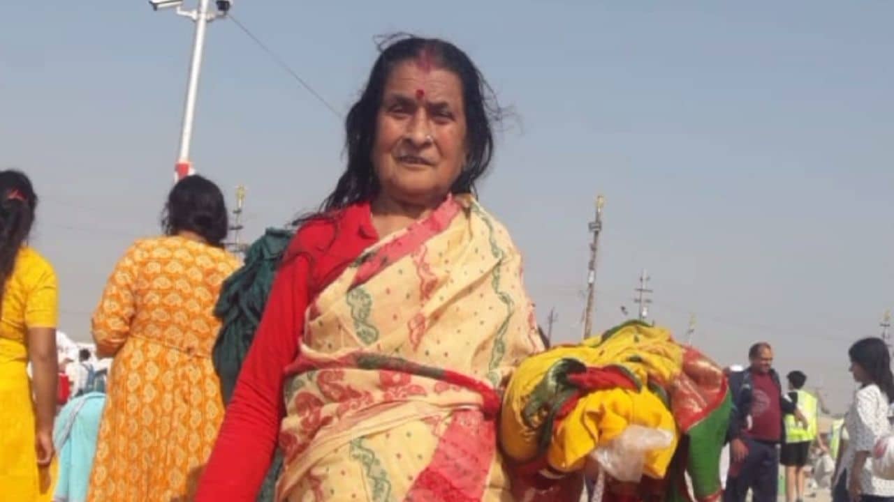 Mahakumbh: ছেলের হাত ধরেই স্নান, তারপর রামমন্দিরে গিয়ে কোথায় গেল মা! খোঁজ পাওয়া গেল না