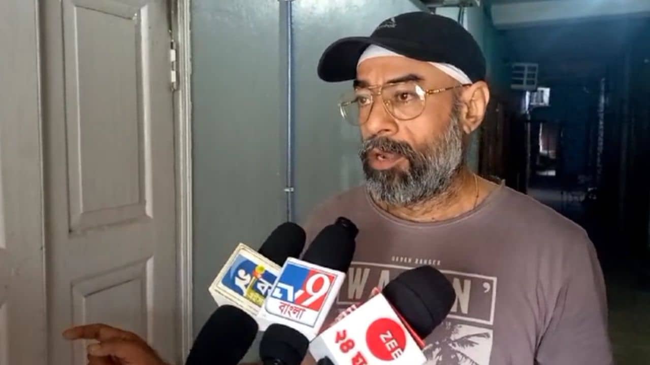 Barrackpur: প্রবল রাগে চলে গিয়েছিলেন আইনজীবীর বাড়িতে আগুন লাগাতে, নিজেই মৃত্যুর সঙ্গে লড়ছেন