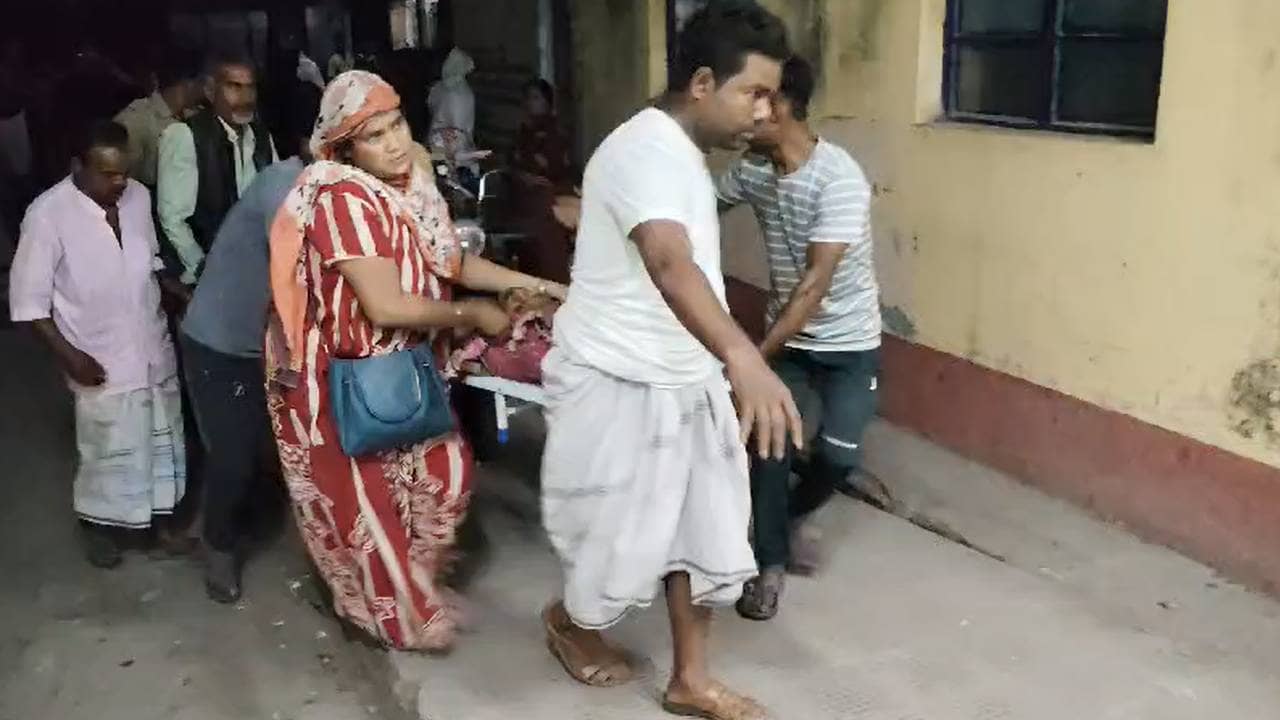 Basirhat: সুপ্রিম হুঁশিয়ারির পরেও থামছে না গোষ্ঠীকোন্দল! বসিরহাটে প্রাক্তন প্রধানের উপর হামলার অভিযোগ MLA-র স্বামীর বিরুদ্ধে