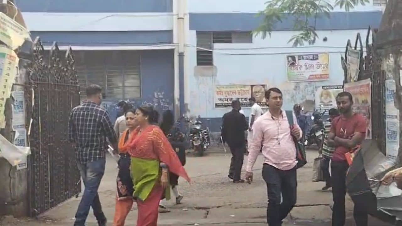 Basirhat: প্রেসার মাপার নাম করে হাসপাতালেই তরুণীর শ্লীলতাহানির অভিযোগ