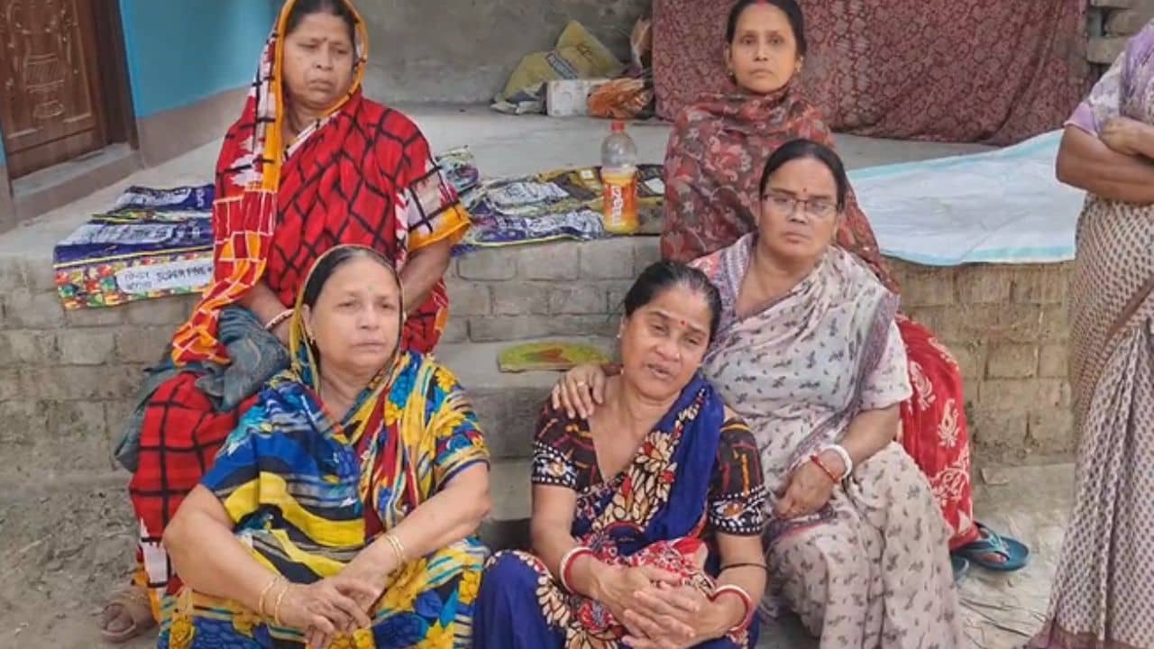 Mahakumbh 2025: আনন্দ করে পুজো দিল মহাকুম্ভে, আসার সময়ই অনর্থ হয়ে গেল