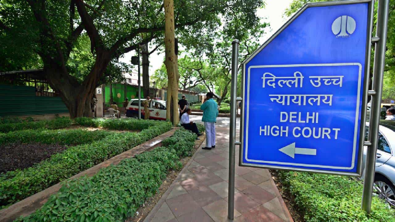 Delhi High Court: 'ছেলেবেলার প্রেম...', নাবালিকা ধর্ষণকাণ্ডে অভিযুক্তকে বেকসুর খালাস আদালতের Delhi High Court: 'ছেলেবেলার প্রেম...', নাবালিকা ধর্ষণকাণ্ডে অভিযুক্তকে বেকসুর খালাস আদালতের