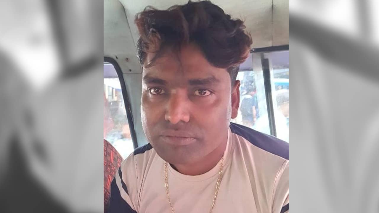 Gaighata: এক ফুল দো মালি! সোনাগাছির পূজার জন্যই কি হজরতের ধড় থেকে আলাদা হয় মুন্ডু? বাড়ছে রহস্য