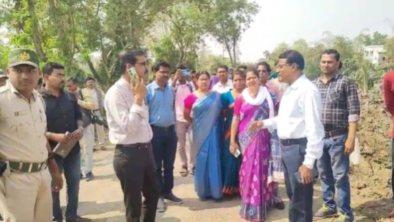 Purbo Medinipur: নোটিস দিয়ে দ্রুত বিল্ডিং ভেঙে ফেলার নির্দেশ জেলা শাসকের