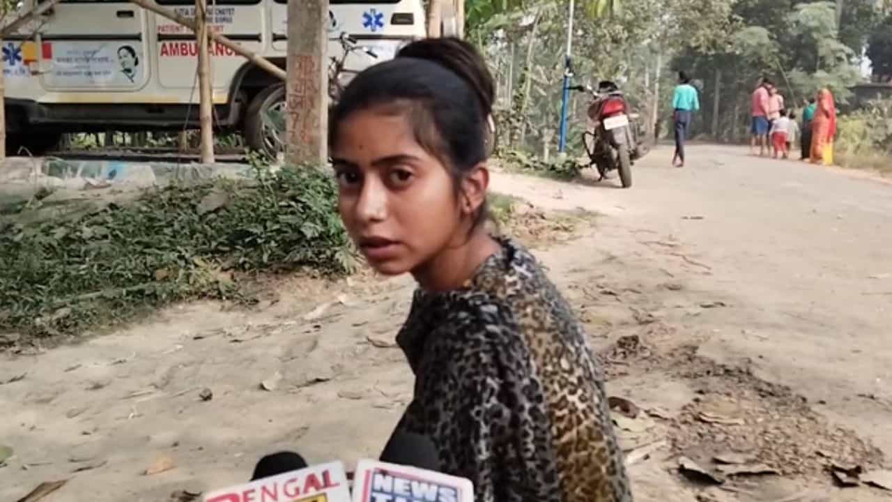 Gaighata: বরের গাড়ি চালাতেন, তাঁর সঙ্গে ২ মাসের প্রেমে পেয়েছেন স্পেশ্যাল সুখ! মেয়ে-সংসার ছেড়ে প্রেমিকের বাড়িতে বসে সবটা বললেন পূজা, জানেন কীসের টান? Gaighata: বরের গাড়ি চালাতেন, তাঁর সঙ্গে ২ মাসের প্রেমে পেয়েছেন স্পেশ্যাল সুখ! মেয়ে-সংসার ছেড়ে প্রেমিকের বাড়িতে বসে সবটা বললেন পূজা, জানেন কীসের টান?