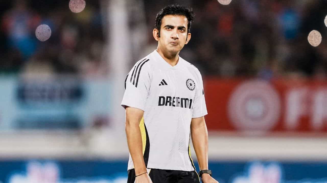 Gautam Gambhir: গৌতম গম্ভীরের 'স্ট্র্যাটেজিতে' কটকে হয়তো বেঞ্চেই কাটাতে হবে এই তারকাকে Gautam Gambhir: গৌতম গম্ভীরের 'স্ট্র্যাটেজিতে' কটকে হয়তো বেঞ্চেই কাটাতে হবে এই তারকাকে