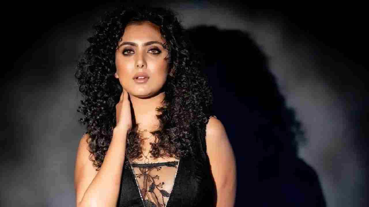 টলিপাড়ার কিশোরী তিনি, জানেন ইধিকার আসল নাম কী?