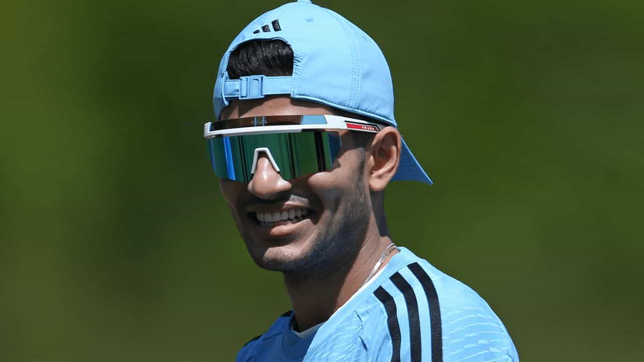 ICC Ranking Shubman Gill: ব্যাটিংয়ে নামার আগেই 'ধপাস' বাবর আজম, শীর্ষে শুভমন গিল ICC Ranking Shubman Gill: ব্যাটিংয়ে নামার আগেই 'ধপাস' বাবর আজম, শীর্ষে শুভমন গিল