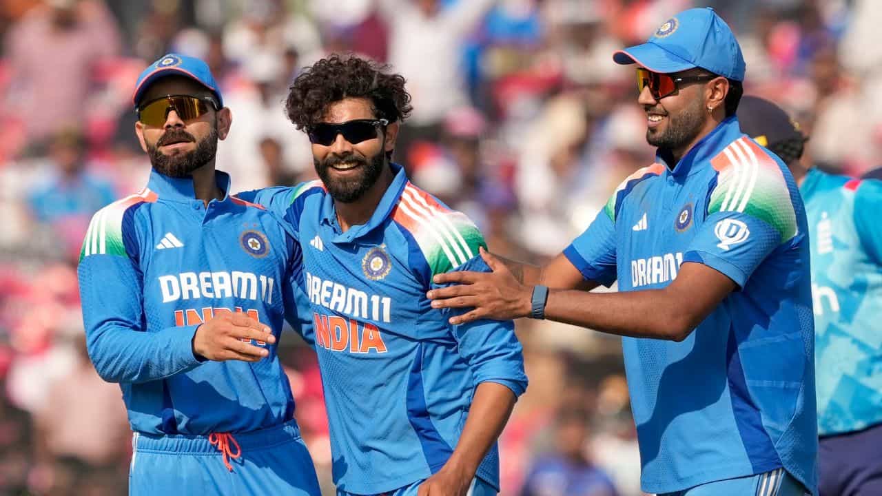 IND vs ENG: রোদের কবলে ভারত! রোহিতদের বিরাট টার্গেট দিল ইংল্যান্ড IND vs ENG: রোদের কবলে ভারত! রোহিতদের বিরাট টার্গেট দিল ইংল্যান্ড