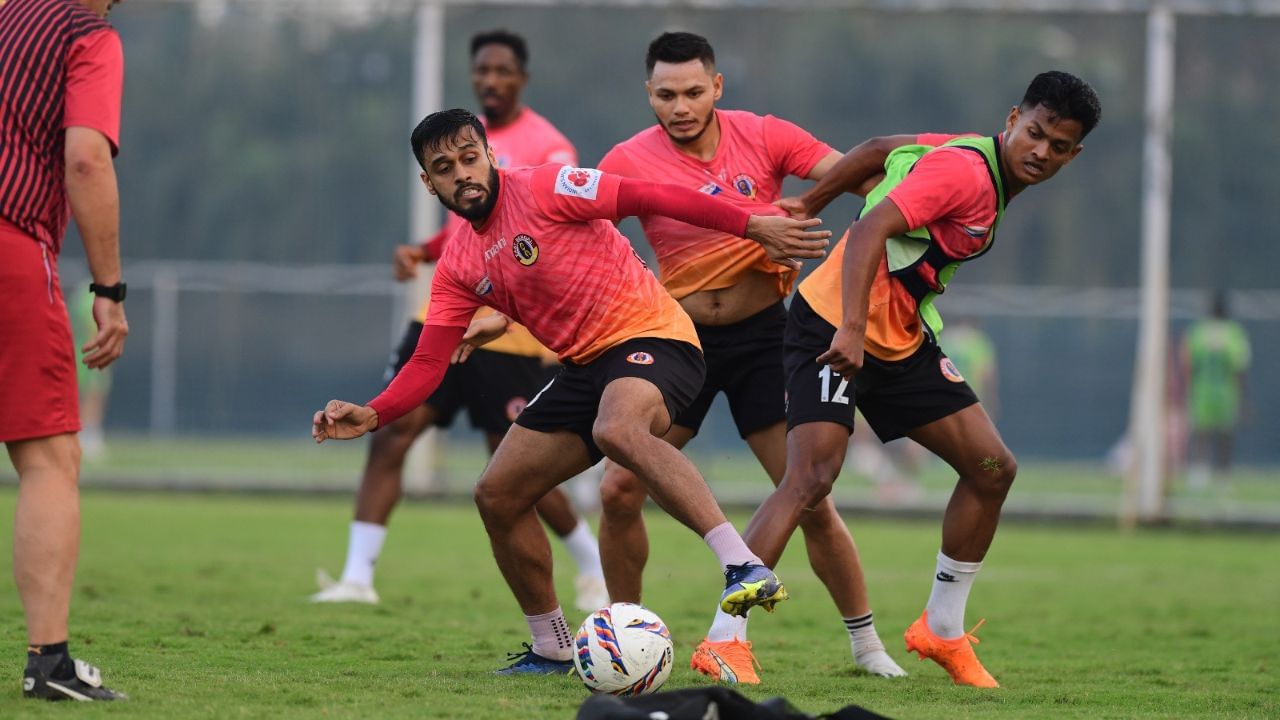 প্লে-অফের সম্ভাবনা অঙ্কে থাকলেও ইস্টবেঙ্গেল শিবিরে আর সেই আত্মবিশ্বাস নেই। গত ম্যাচটিতে জিতলে তবু কিছুটা থাকত।