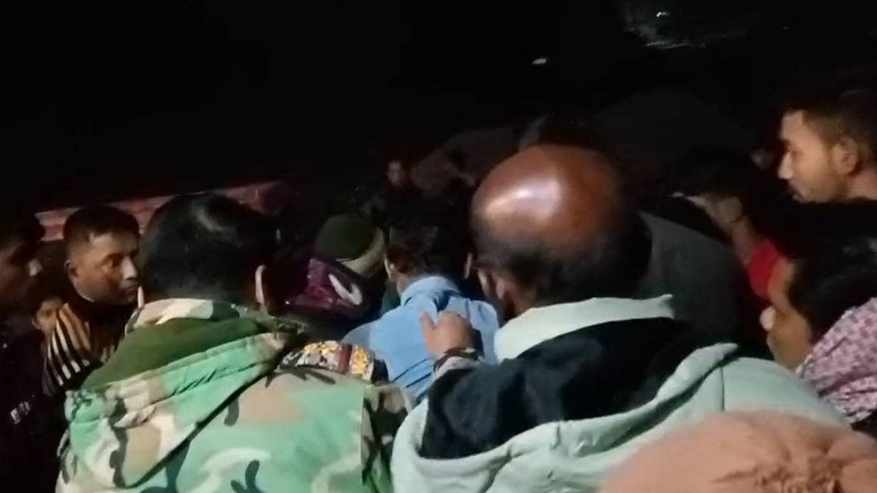 Jalpaiguri: লোকটার গতিবিধি দেখে সন্দেহ হয়েছিল পাড়ার মহিলার, শেষে সন্দেহই ‘সত্যি’ হল, এলাকাবাসীর তৎপরতায় বেঁচে গেল নাবালিকা