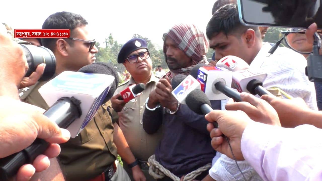 Barasat: ওর ওটার ওপর অনেক রাগ স্যর, অনেক জ্বালিয়েছে আমাকে, পুরুষাঙ্গটা কুপিয়ে দিই, ঠিক কীভাবে সেই রাতে হজরতের দেহ খণ্ড করেন? এই ক্রাইম সিন এককথায় বিয়ন্ড ইমাজিনেশন