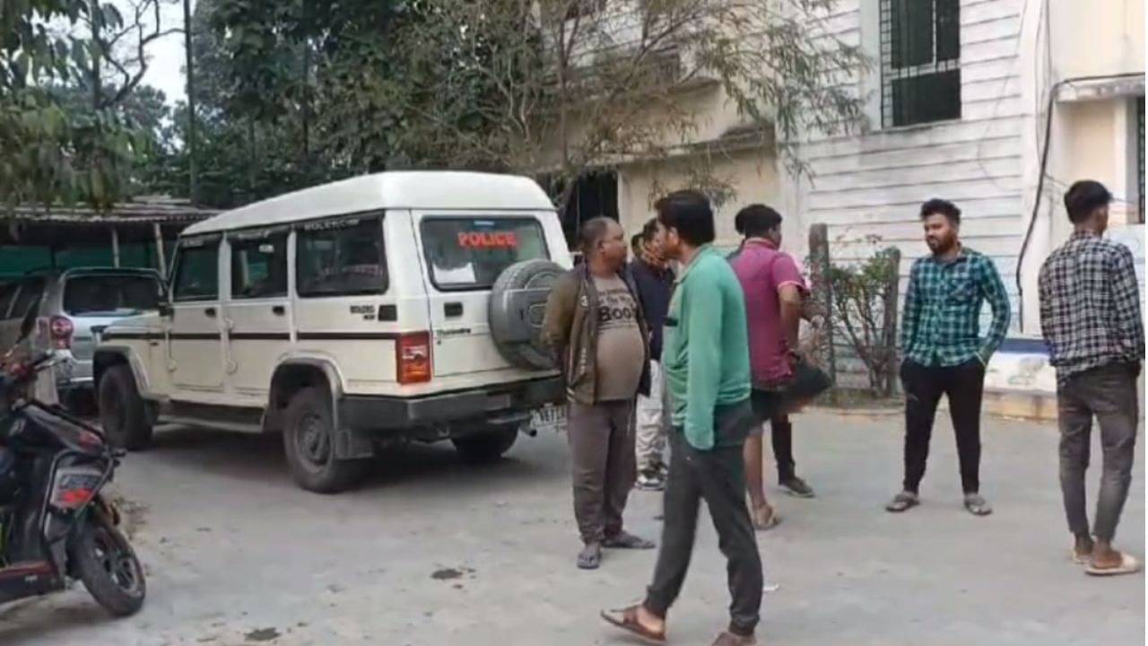 Jalpaiguri: অস্টম শ্রেণির মেয়ের ব্যাগে প্রেগন্যান্সি টেস্ট কিট! মা জিজ্ঞাসা করতেই ভয়াবহ সত্যি বলল নাবালিকা