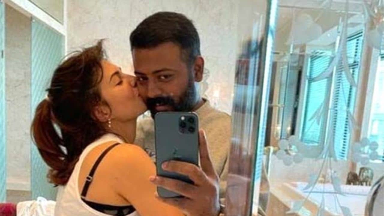 জেলে বসেই ২০০ কোটির বিনিয়োগ! এবার কাকে ফাঁসাচ্ছেন জ্যাকলিনের প্রেমিক ঠগ সুকেশ?