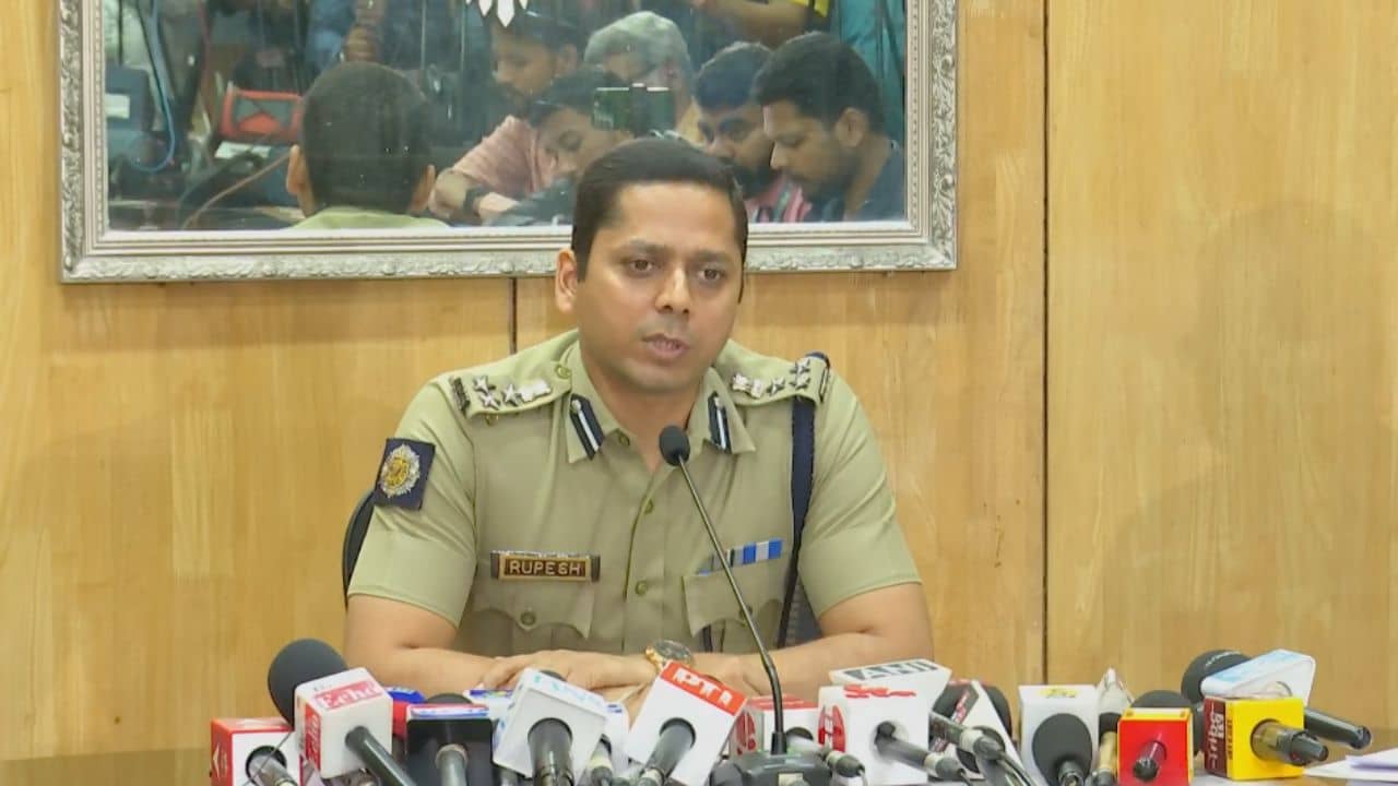 Cyber Crime: ৭০০-র বেশি সিম কার্ড বাজেয়াপ্ত, গ্রেফতার ৮, সাইবার অপরাধ নিয়ে সাংবাদিক বৈঠকে জয়েন্ট সিপি