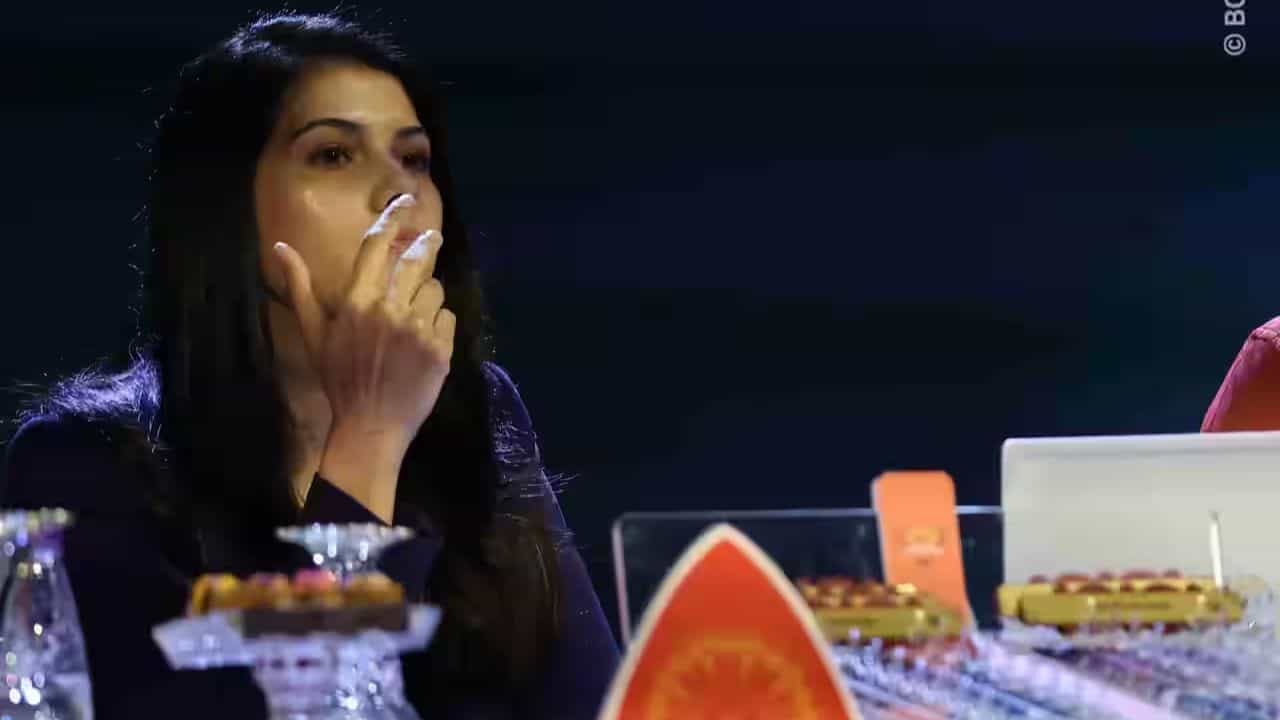 ইন্ডিয়ান প্রিমিয়ার লিগে টিম রয়েছে। সানরাইজার্স হায়দরাবাদ। সেই কাব্য়া মারান টিম কিনেছিলেন দক্ষিণ আফ্রিকা টি-টোয়েন্টি লিগেও।