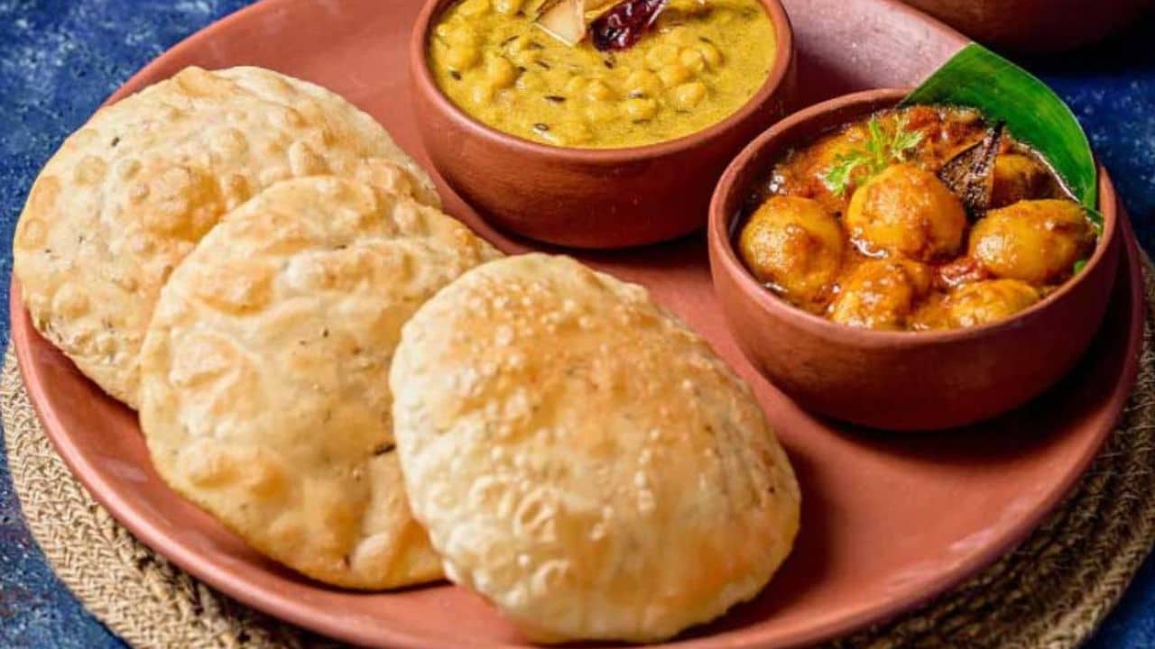 রবিবারের ব্রেকফাস্ট জমে যাক এই দুই কচুরিতে, আট থেকে আশি এতেই হবে খুশি