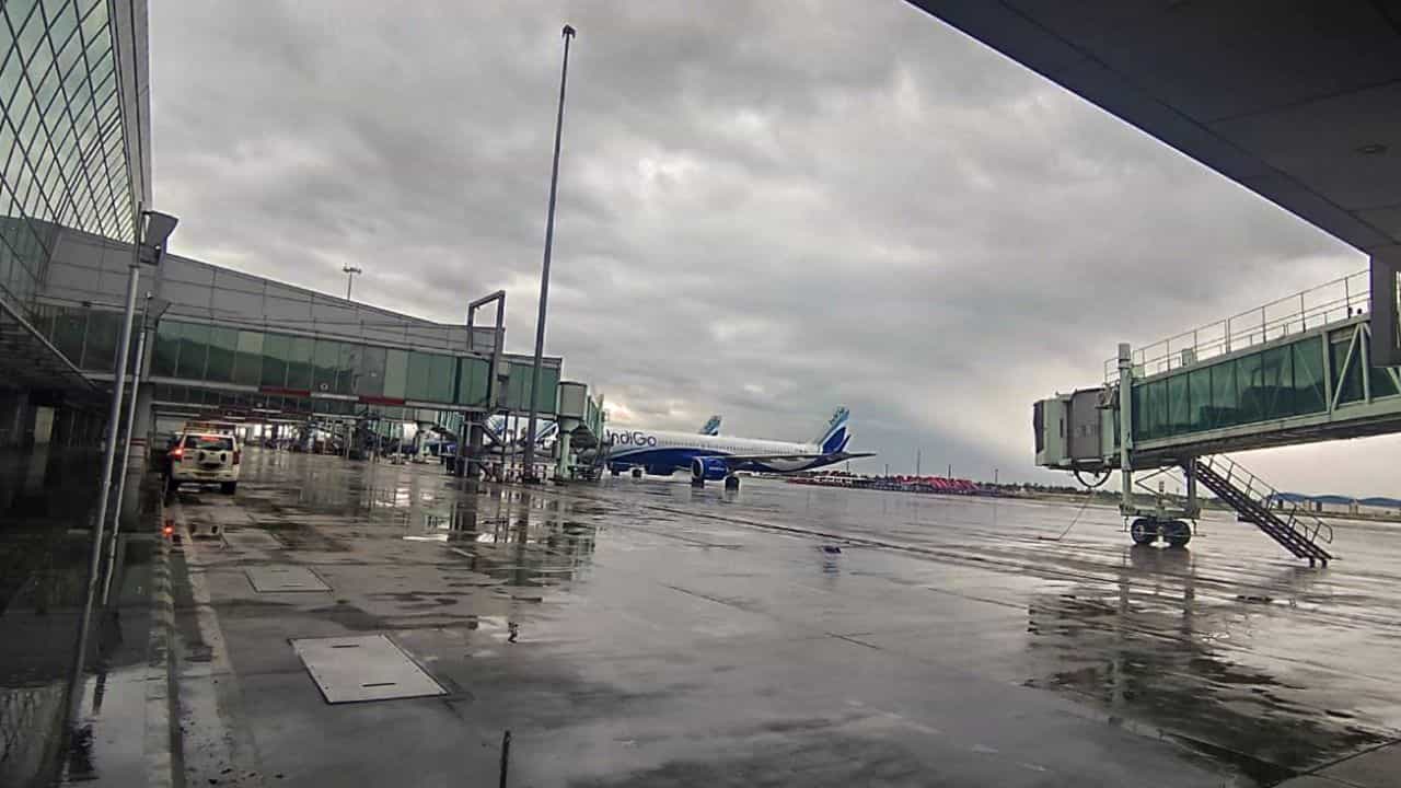Kolkata Airport: বদলে যাবে কলকাতা বিমানবন্দর! বড় আভাস দিলেন খোদ বিমান মন্ত্রী Kolkata Airport: বদলে যাবে কলকাতা বিমানবন্দর! বড় আভাস দিলেন খোদ বিমান মন্ত্রী