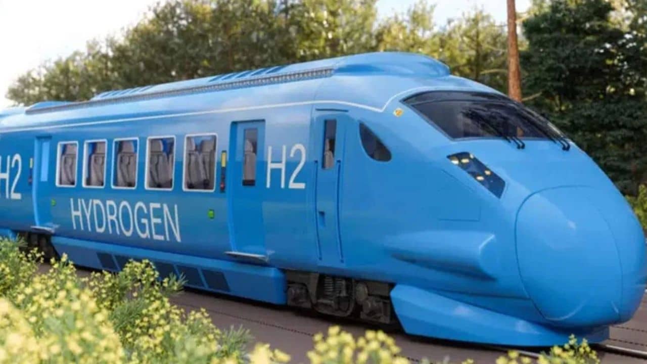 Hydrogen Train: তৈরি হচ্ছে বিশ্বের সবথেকে লম্বা ট্রেন, বড় তথ্য জানালেন রেলমন্ত্রী অশ্বিনী বৈষ্ণব