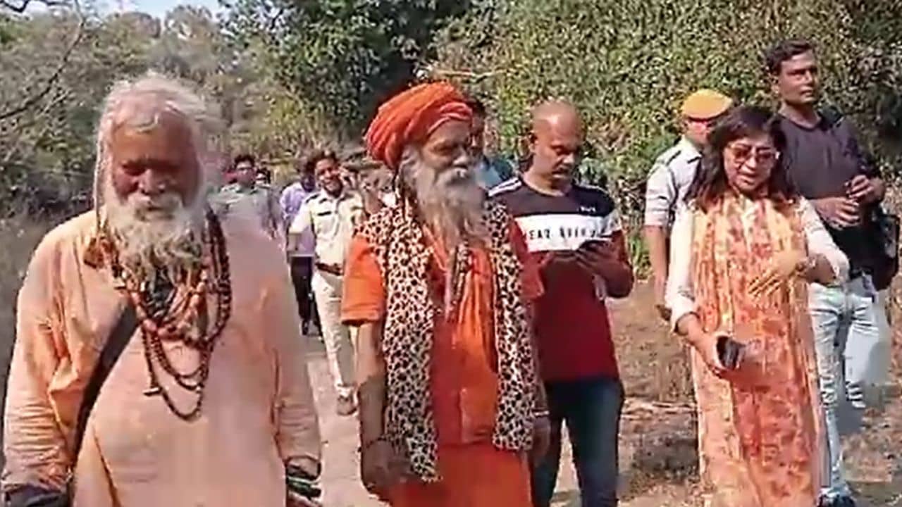 Hooghly: প্রয়াগ থেকে শিক্ষা নিয়ে নাগা সন্ন্যাসীদের বিশেষ ব্যবস্থা, কী কী হচ্ছে ত্রিবেণী-কুম্ভে