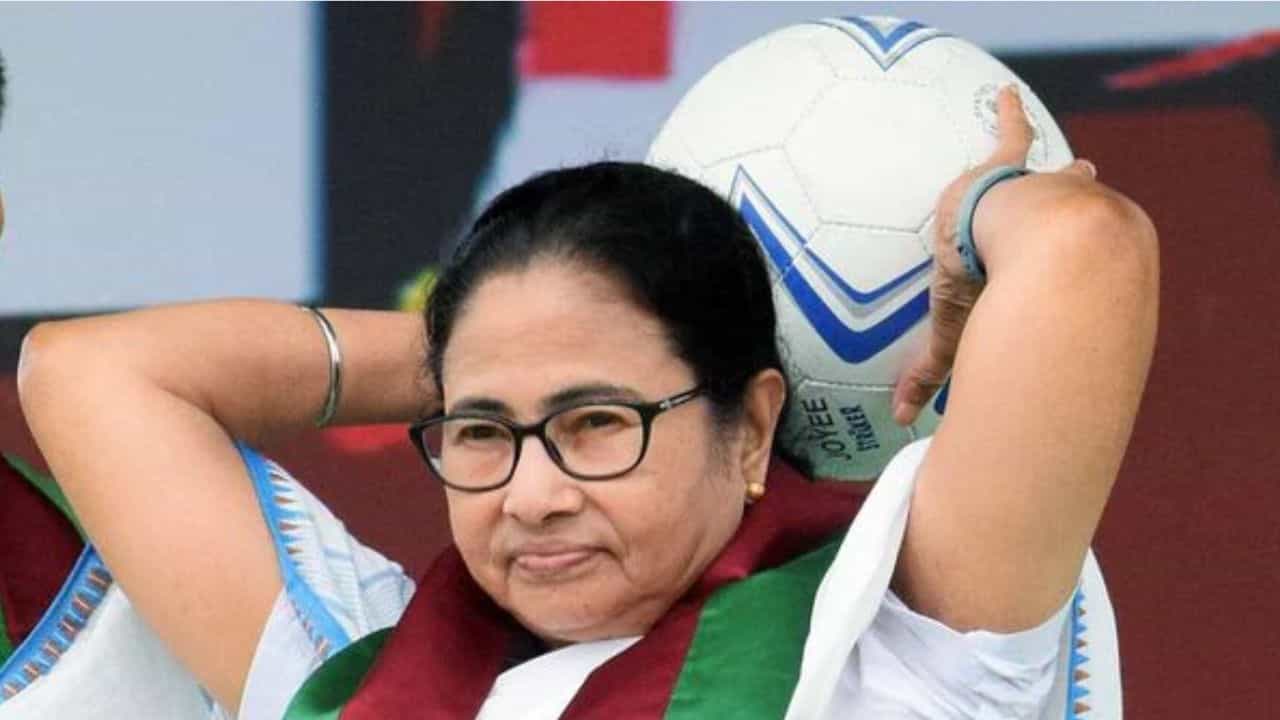 Mamata Banerjee: খেলা নম্বর ওয়ান, খেলা নম্বর টু... ছাব্বিশে তৃণমূলের চারটি খেলা কী কী Mamata Banerjee: খেলা নম্বর ওয়ান, খেলা নম্বর টু... ছাব্বিশে তৃণমূলের চারটি খেলা কী কী
