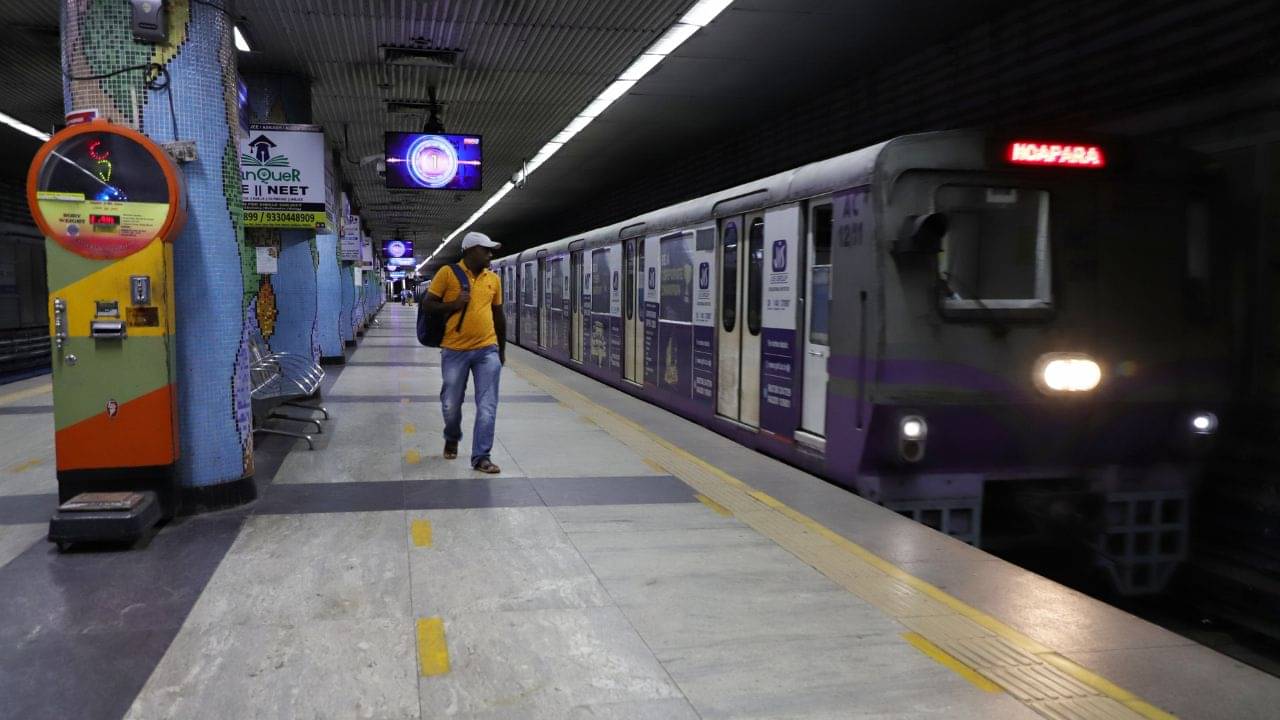 Kolkata Metro: ৮ দিন বন্ধ থাকবে মেট্রো, যাত্রীদের সতর্ক করতে জারি হল বিজ্ঞপ্তি
