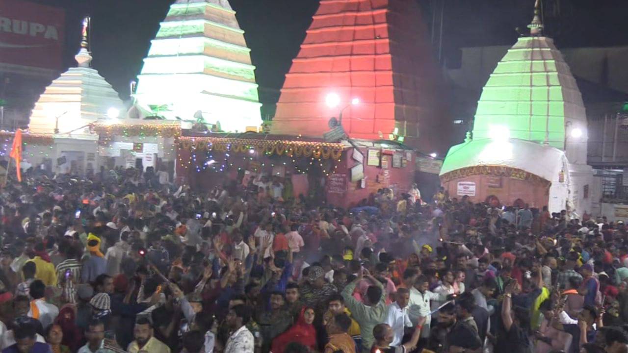 Shivratri: আসানসোলের শিব মন্দিরে গিয়ে এই কাজ করলেই নাকি এড়ানো যাবে ডিভোর্স! একেবারে গ্যারান্টি