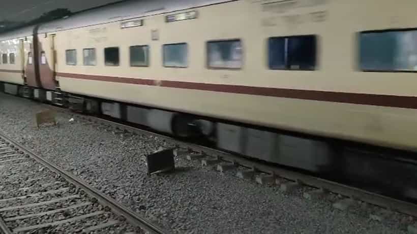 Train Accident: শিবরাত্রিতে সোদপুর স্টেশনে মর্মান্তিক ঘটনা, লোকাল ট্রেনের ধাক্কায় মৃত্যু দুই মহিলার