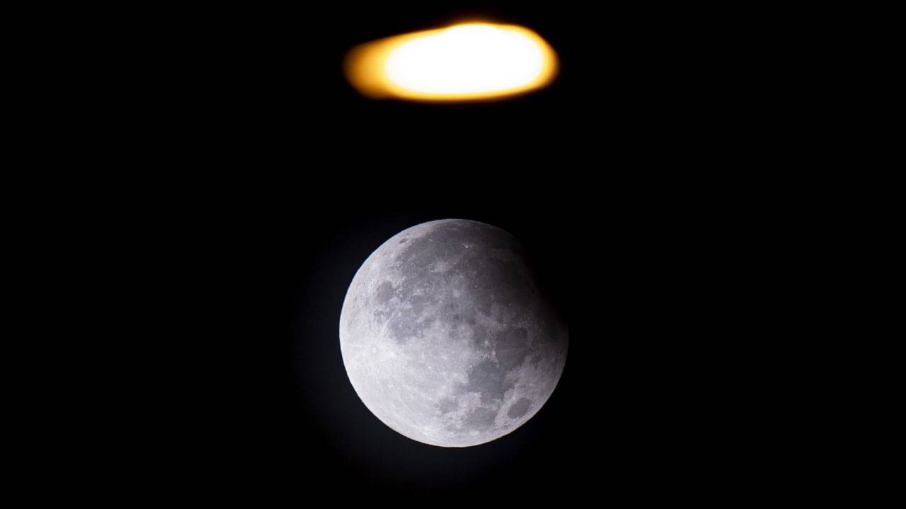Lunar Eclipse: বছরের প্রথম চন্দ্র গ্রহণ! এই সময়ে বড় বিপদ হতে পারে আপনার, কেন জানেন?