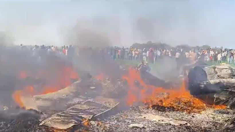 Madhya Pradesh Plane Crash: দাউদাউ করে লাগল আগুন! মাঝ আকাশ থেকে খসে পড়ল বায়ুসেনার বিমান