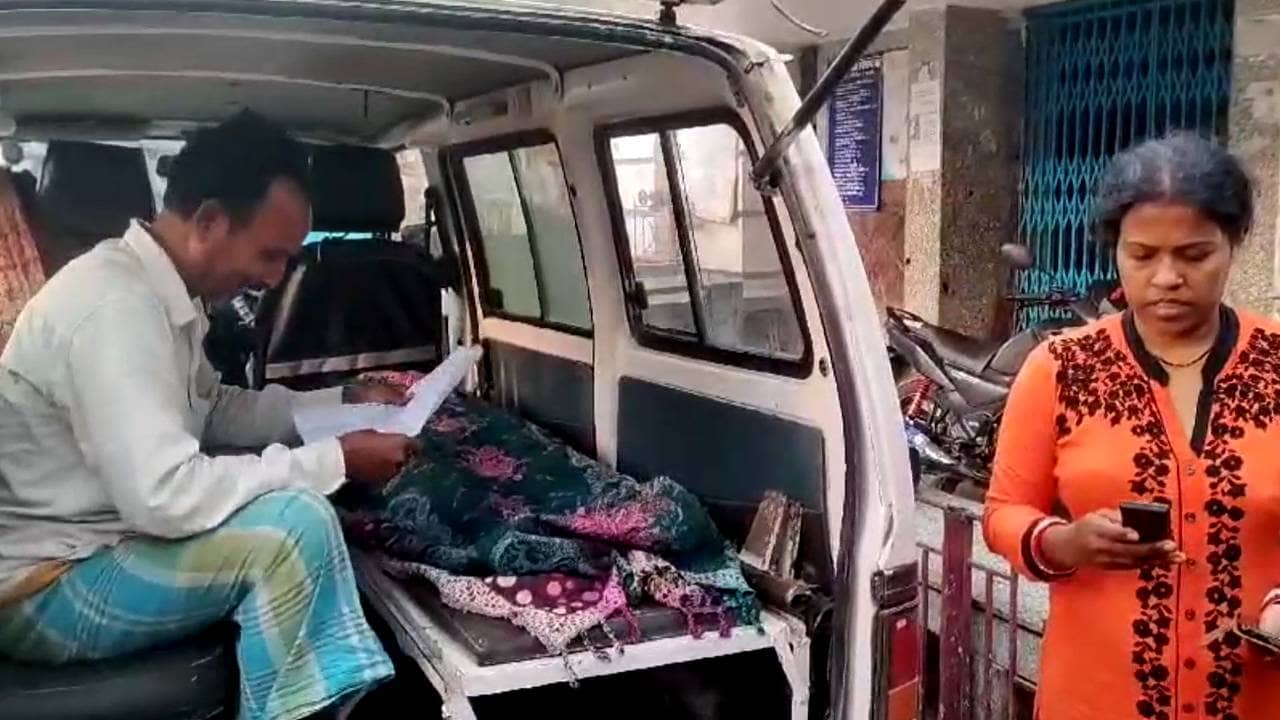 Madhyamik Exam 2025: ইংরেজি পরীক্ষা দিয়ে এসেই…, মাধ্যমিক দিতে দিতেই মাত্র ১৪ বছরের মেয়েটা যে শেষ পর্যন্ত এই কাজ করতে পারে ভাবতে পারছে না পরিবার